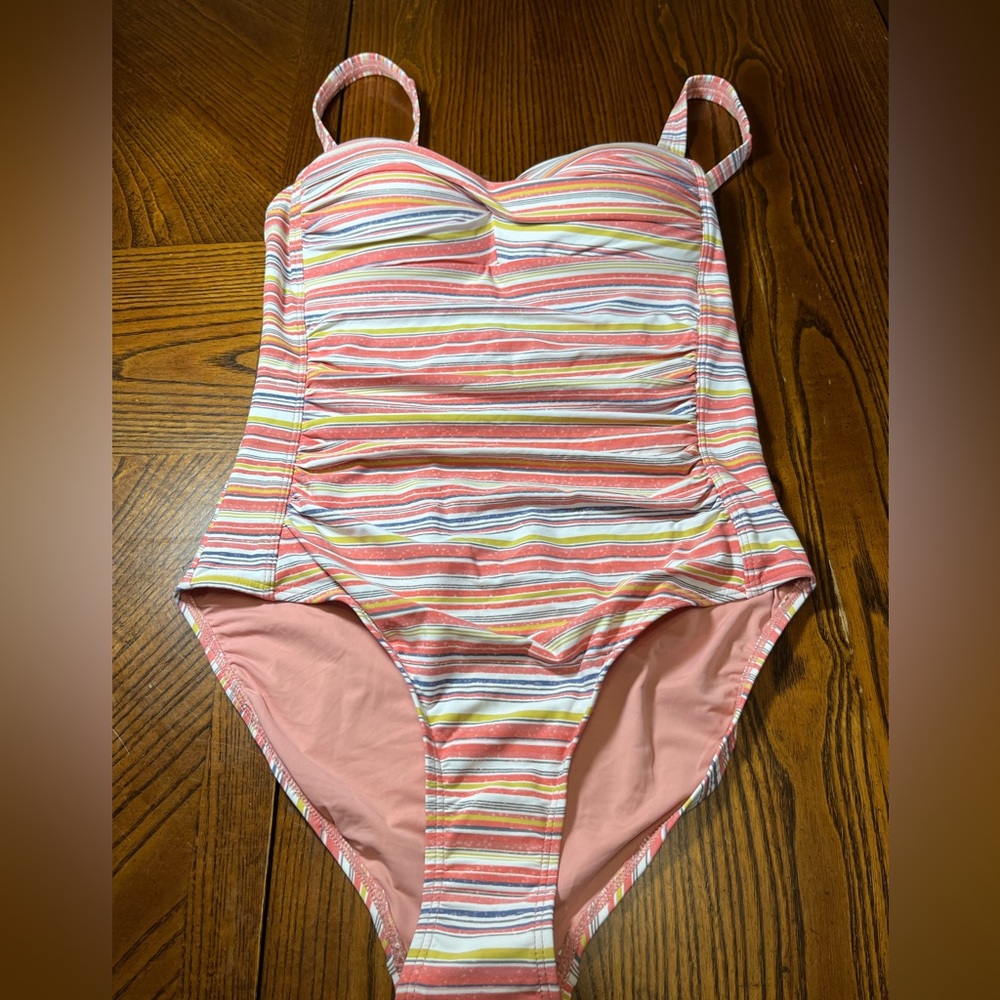 NIPTUCK STRIPPED ONE PIECE SWIMSUIT. SIZE 6. NWT.